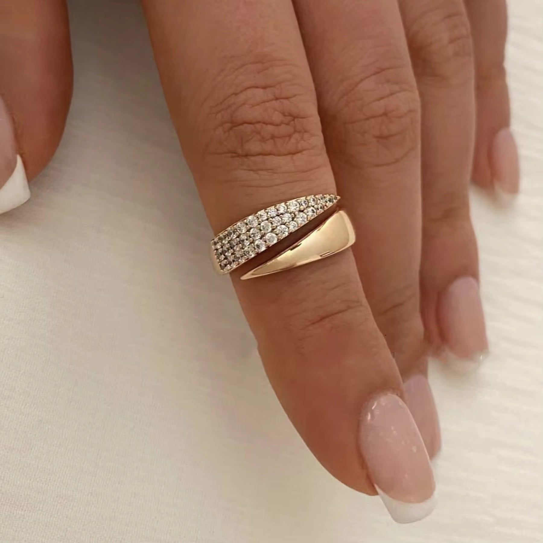 Anel-de-ouro-feminino