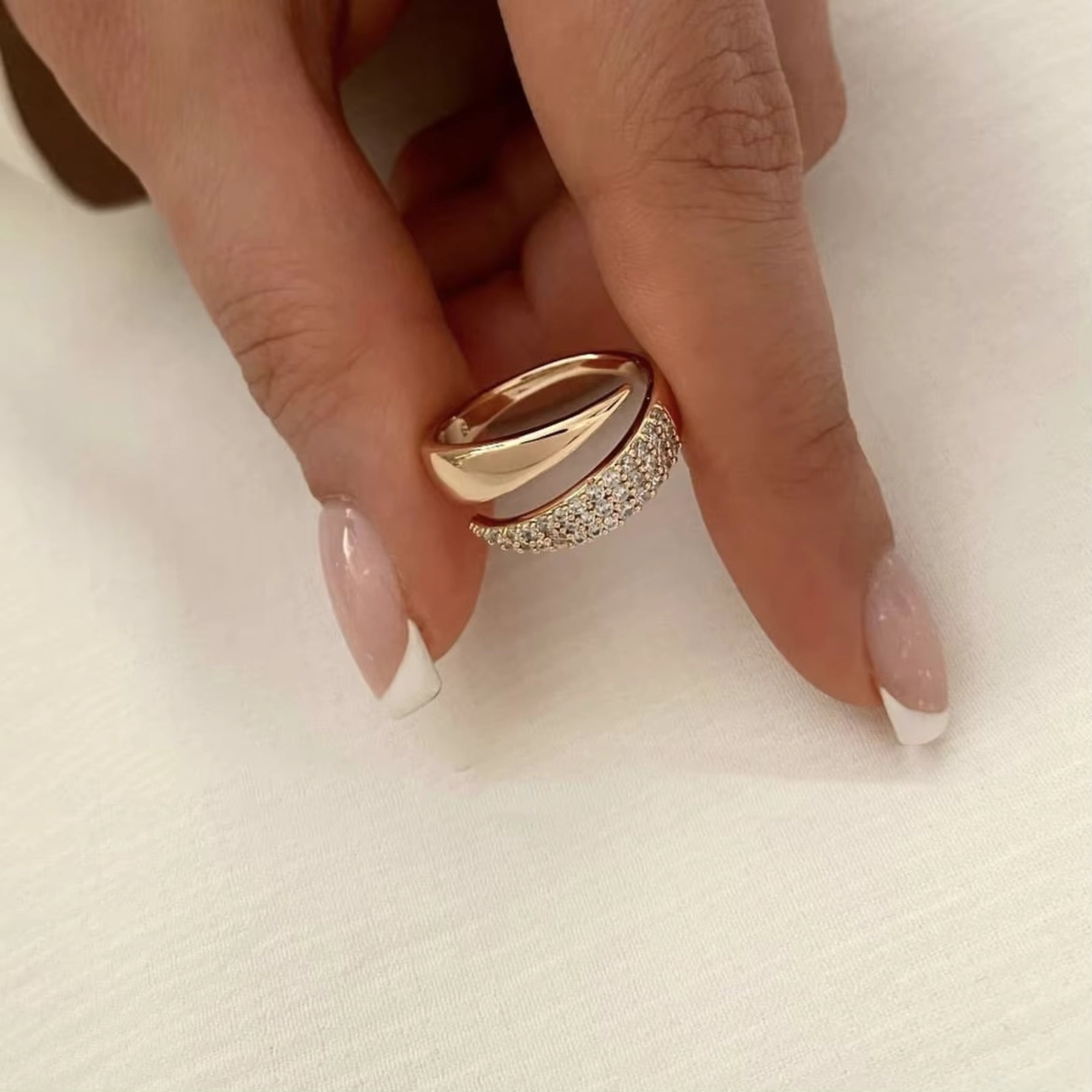 Anel-de-ouro-feminino