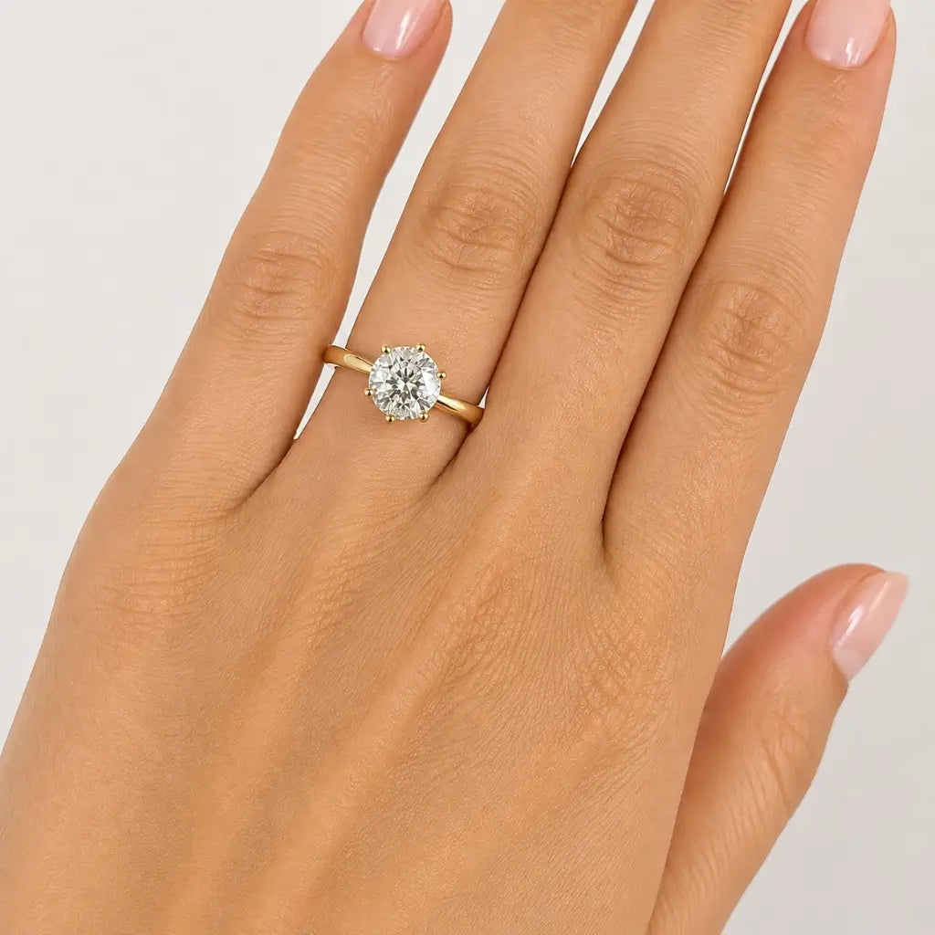 Anel de ouro feminino